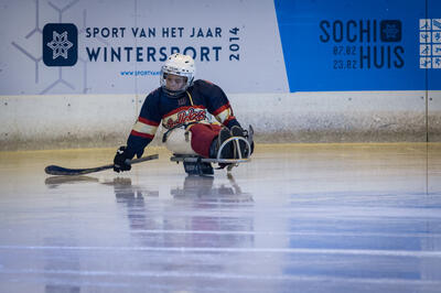Ice sledge hockeyspeler